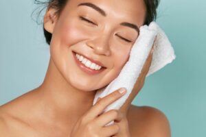 Mara-beauty-habits-for-glowing-skin-feature